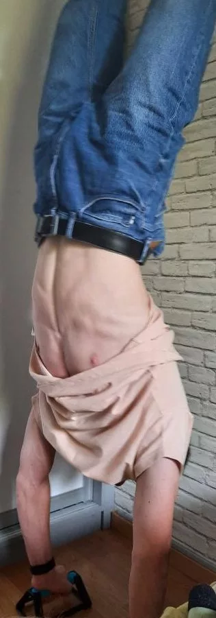 equilibre_handstand_poigness_pour_pompes